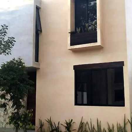 Room In House - Surenna Bella - 3 Bedroom Home With Pool-2