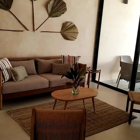 Room In House - Surenna Bella - 3 Bedroom Home With Pool-3