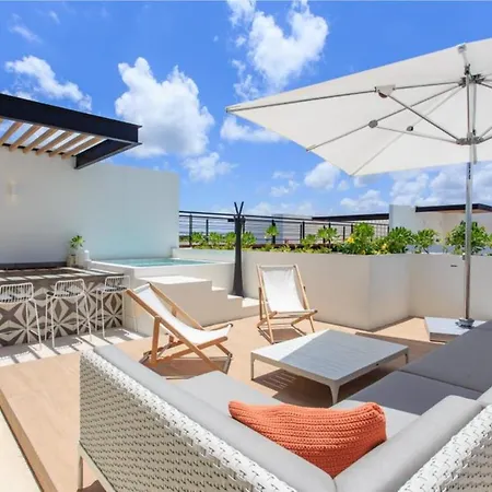 Ultimate Ph In A Prime Spot With Pv Rooftop Pool-3